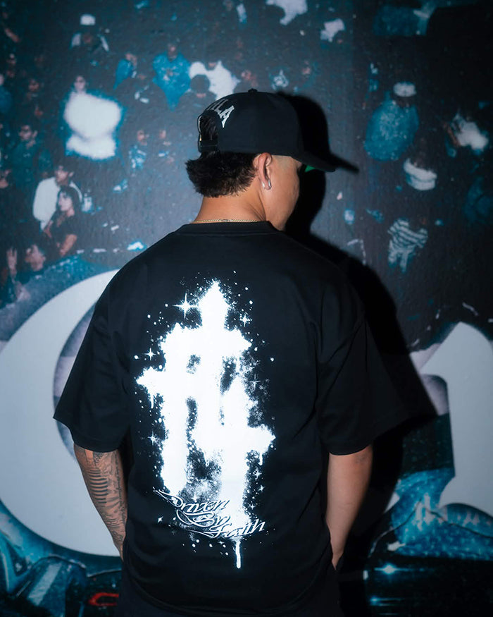 Clutch "Triple Cross" T-Shirt