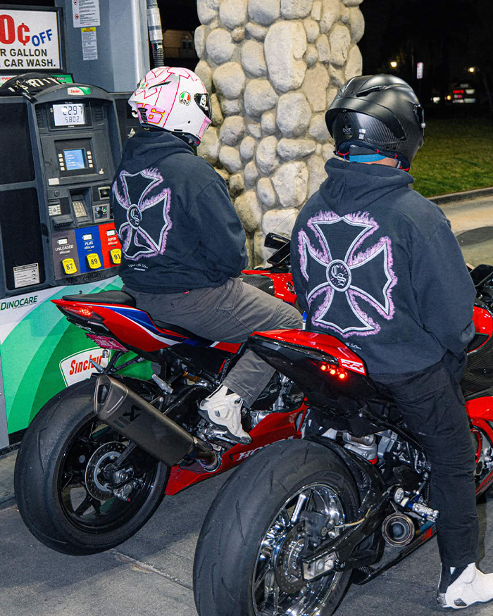 Clutch "Flaming Pink" Cross Sweatshirt