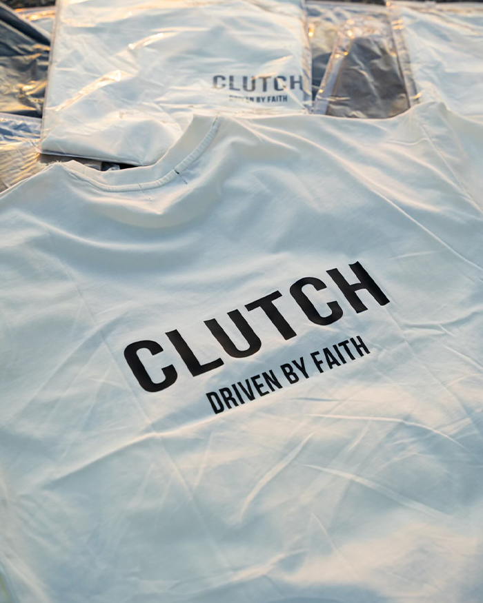 Clutch Essential T-Shirts