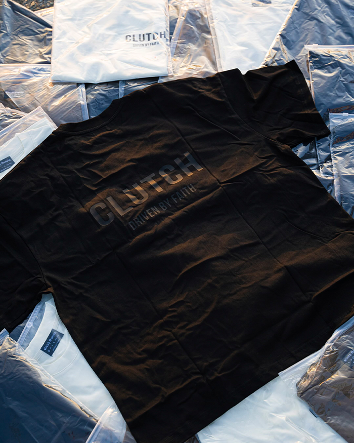 Clutch Essential T-Shirts