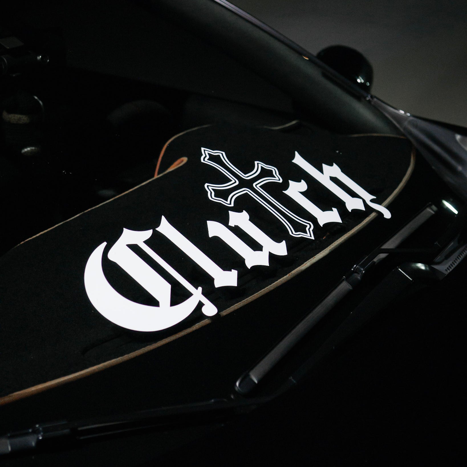 Clutch Windshield Banner V2